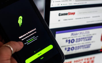 ‘HOLDING TO THE MOON’: Yes, the GameStop bulls are back ‘holding-to-the-moon’:-yes,-the-gamestop-bulls-are-back